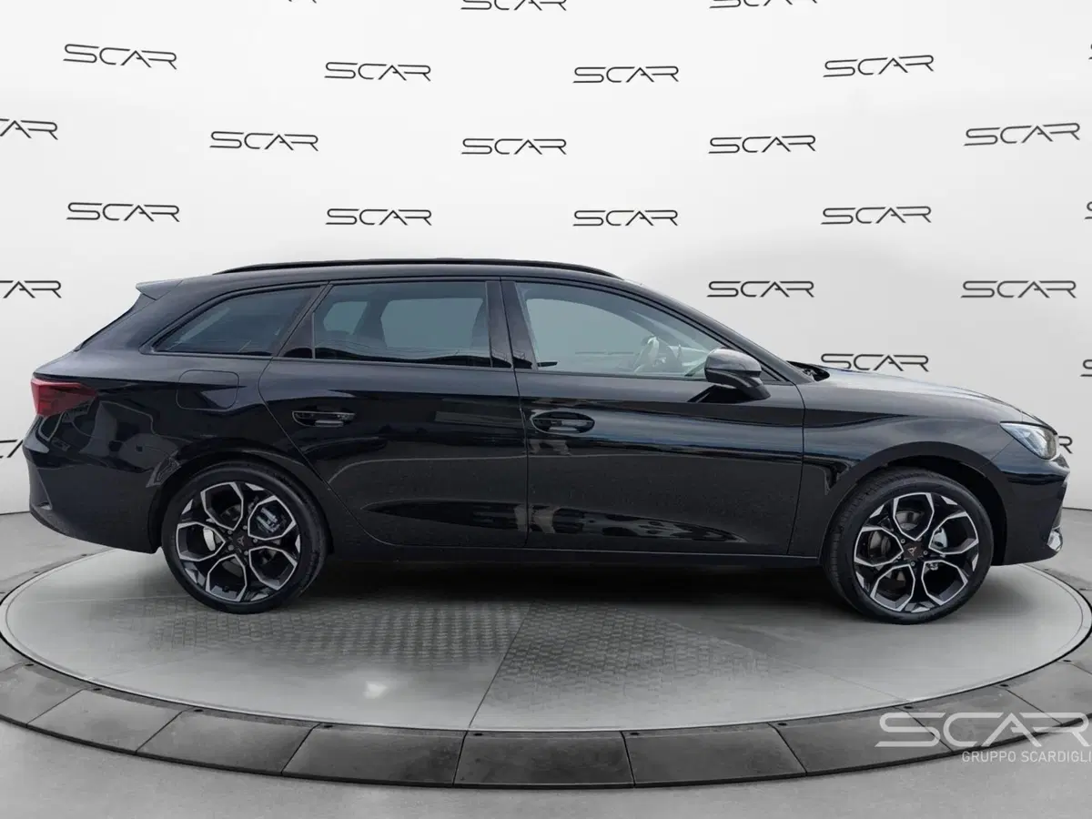Cupra Leon Station Wagon nuova a Livorno (4)