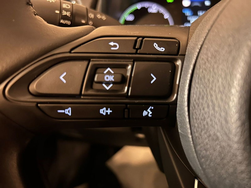 Mazda Mazda2 Hybrid nuova a Pavia (11)