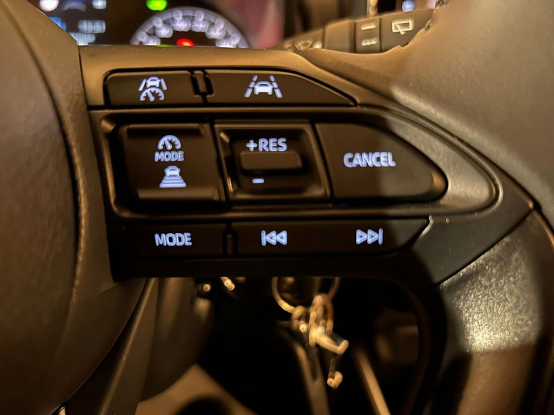 Mazda Mazda2 Hybrid nuova a Pavia (12)