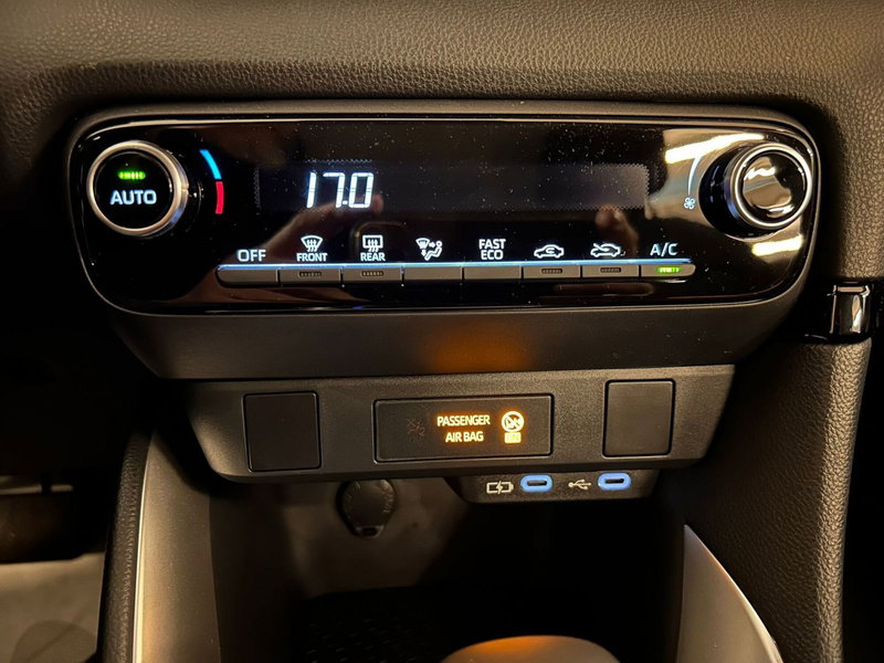 Mazda Mazda2 Hybrid nuova a Pavia (9)