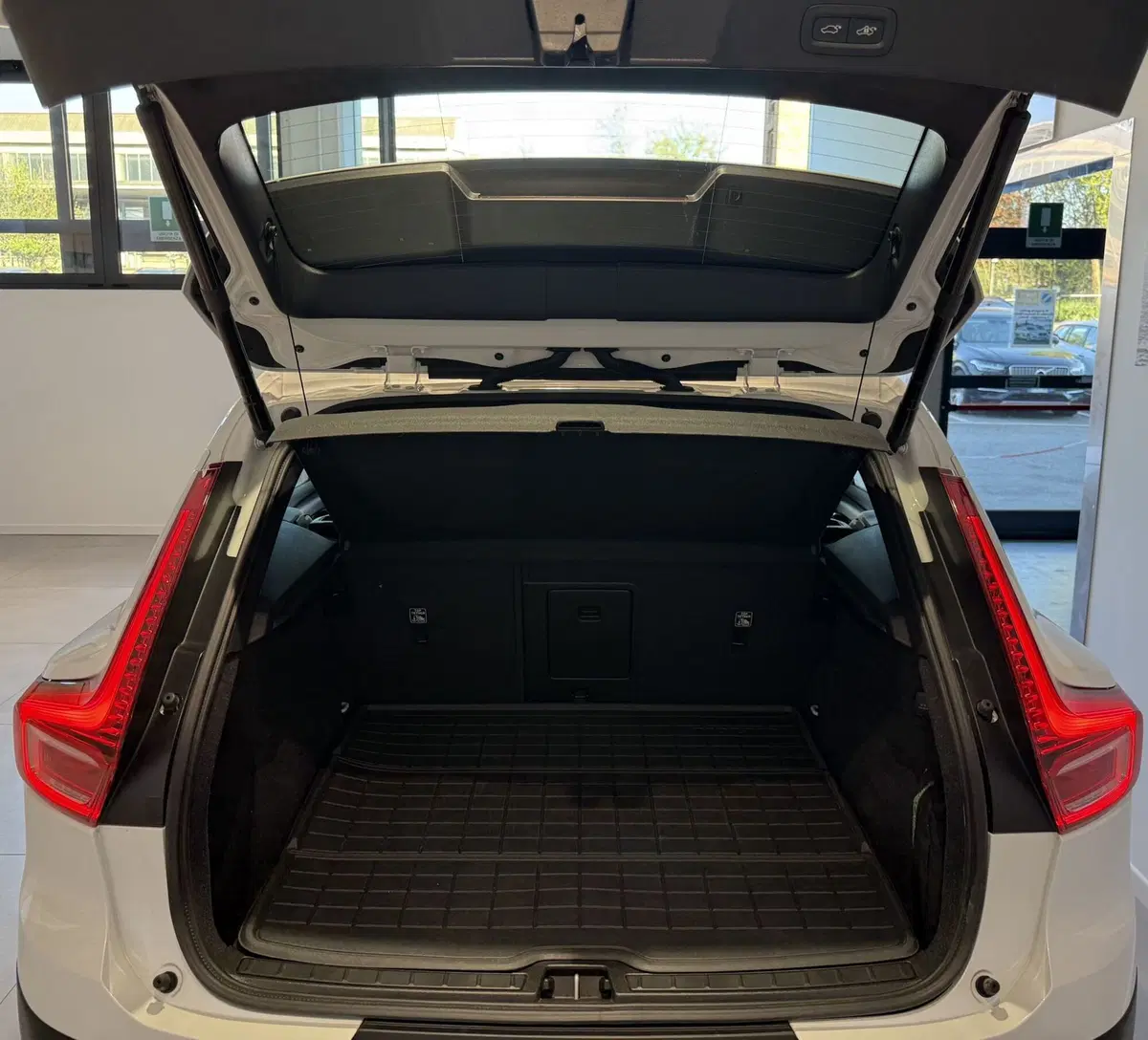 Volvo XC40 usata a Parma (10)