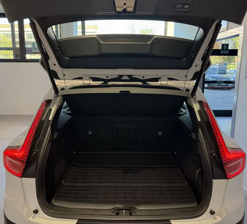 Volvo XC40 usata a Parma (10)