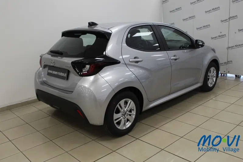 Mazda Mazda2 Hybrid nuova a Torino (10)