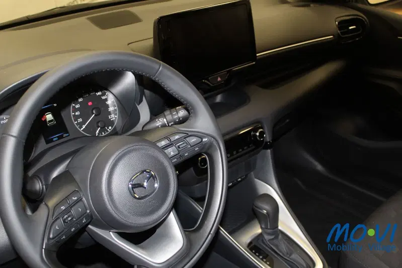 Mazda Mazda2 Hybrid nuova a Torino (14)