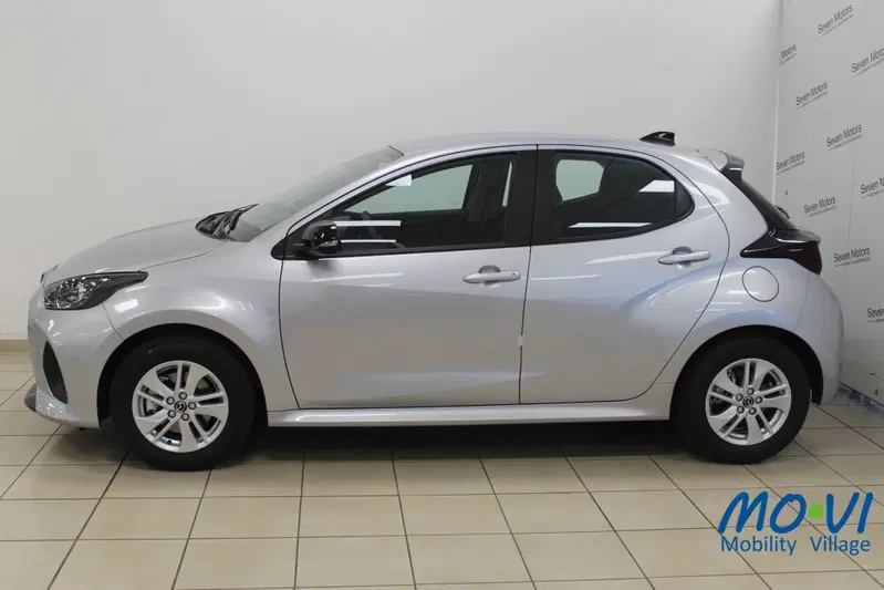 Mazda Mazda2 Hybrid nuova a Torino (2)