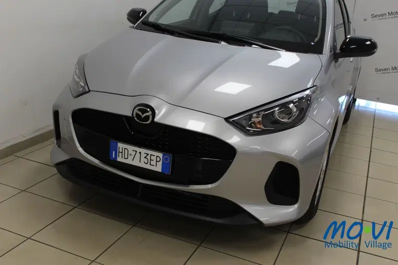Mazda Mazda2 Hybrid nuova a Torino (4)