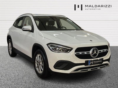 Mercedes-Benz GLA SUV 180 d Business Extra auto del 2022 usata a Bari