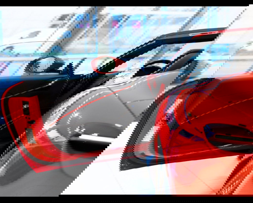 Ferrari Roma Spider usata a Padova (14)