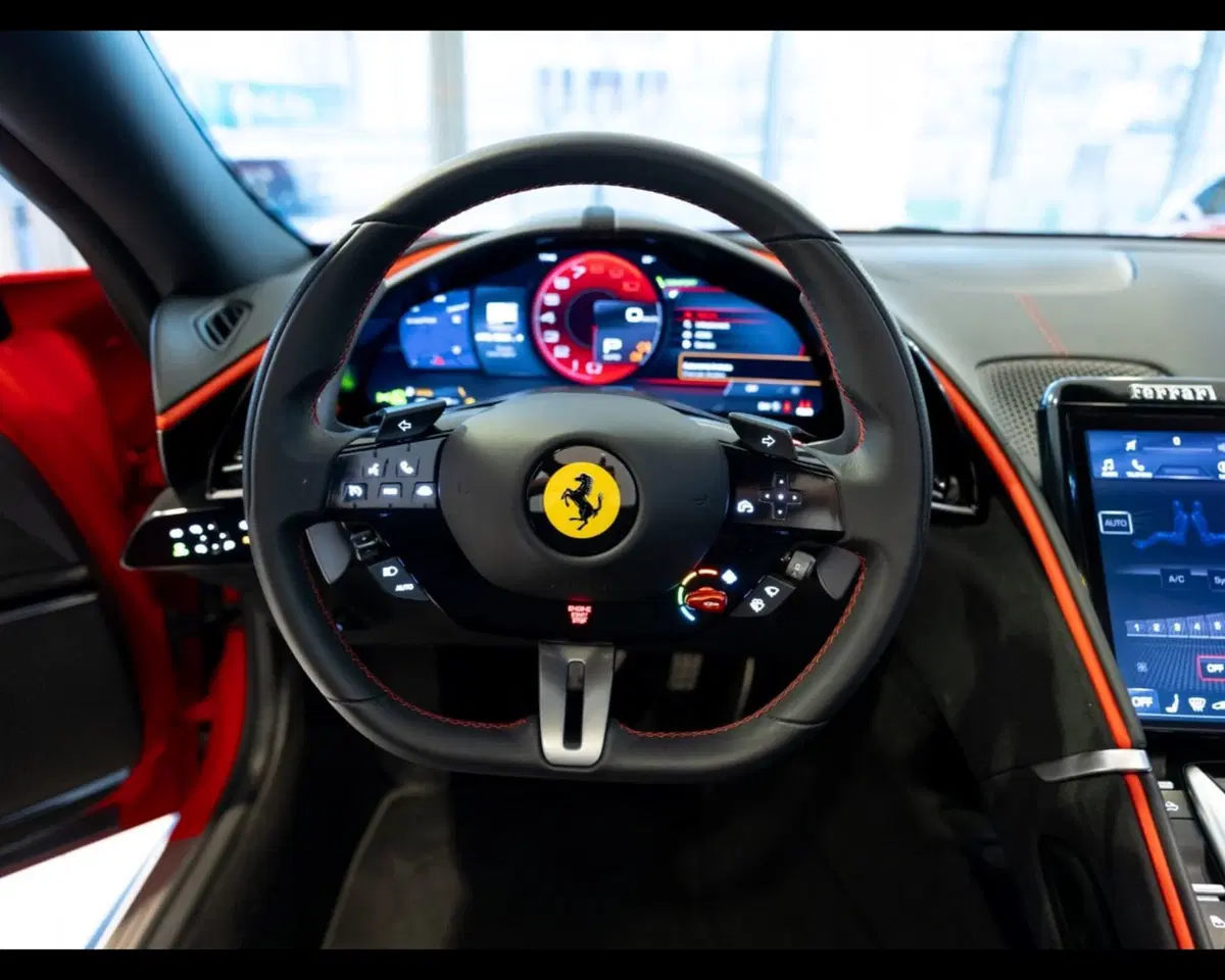 Ferrari Roma Spider usata a Padova (16)