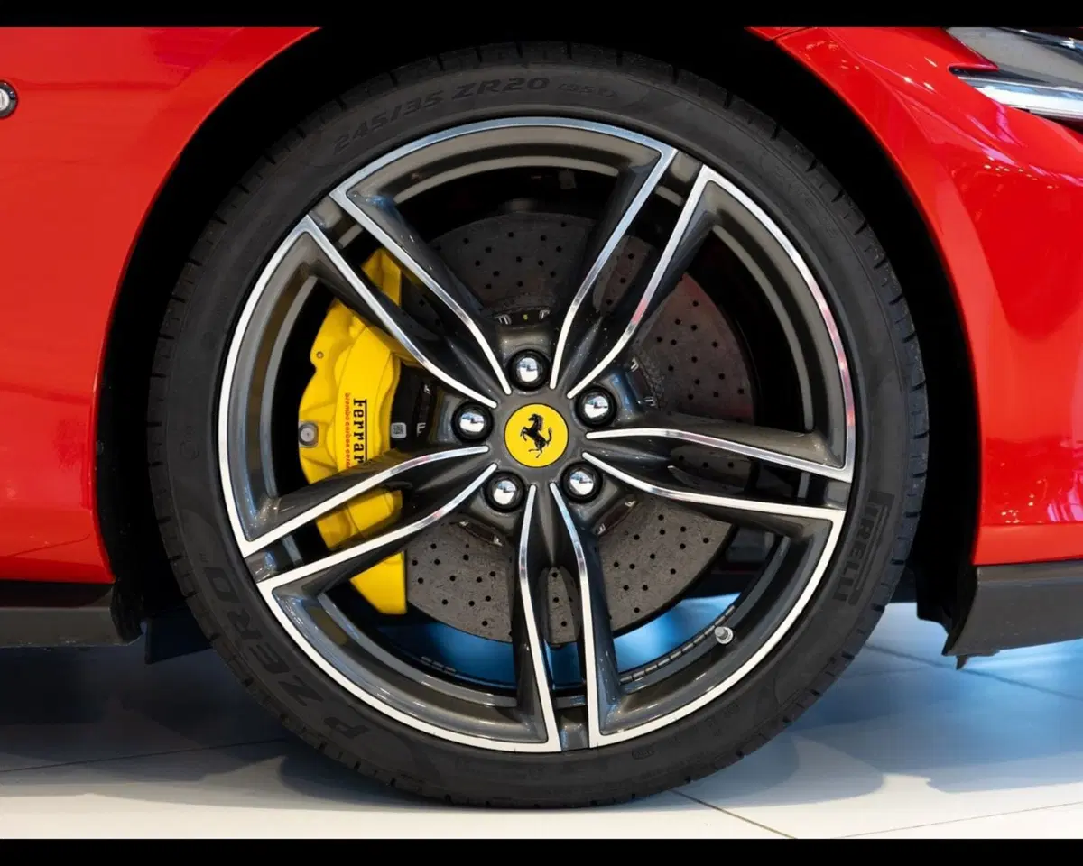 Ferrari Roma Spider usata a Padova (7)