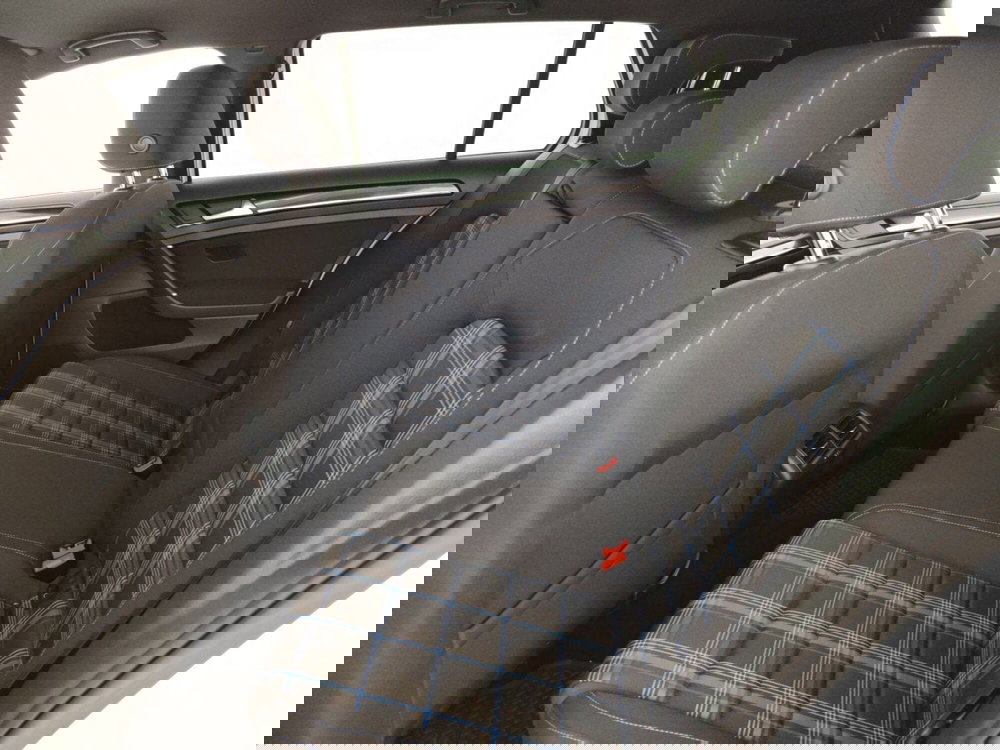 Volkswagen Golf usata a Massa-Carrara (10)