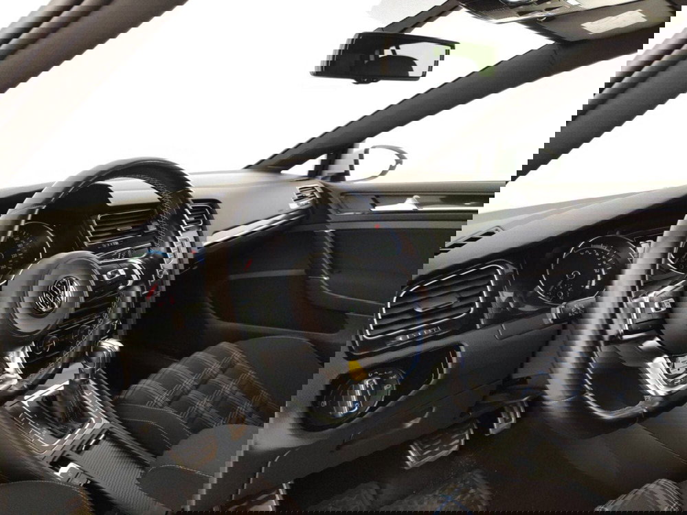 Volkswagen Golf usata a Massa-Carrara (8)