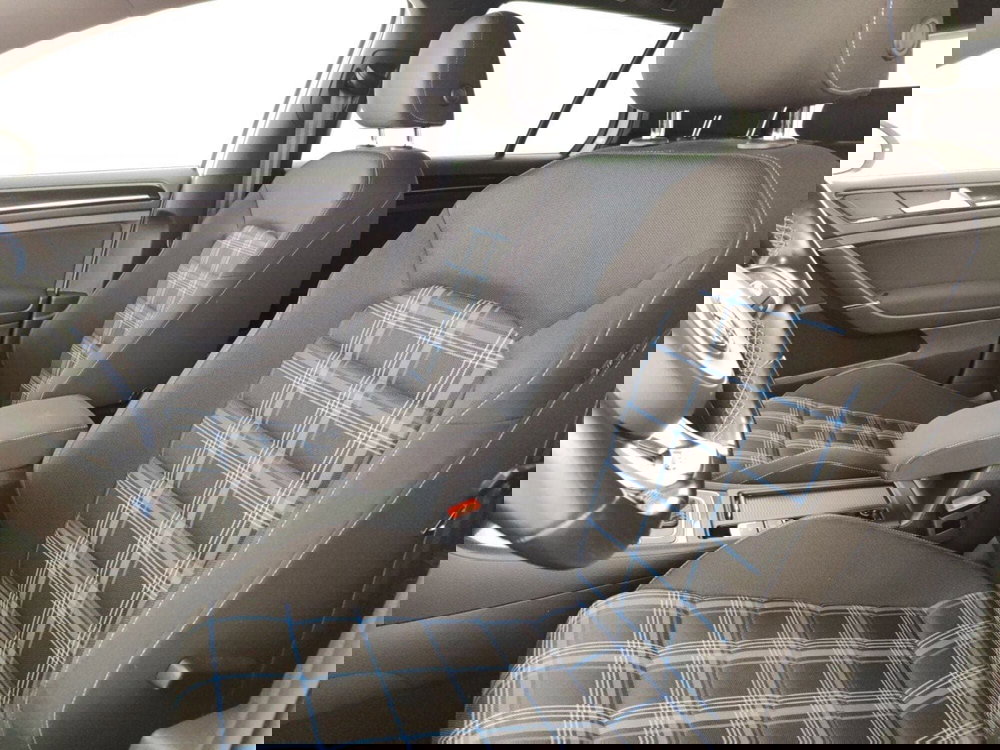 Volkswagen Golf usata a Massa-Carrara (9)