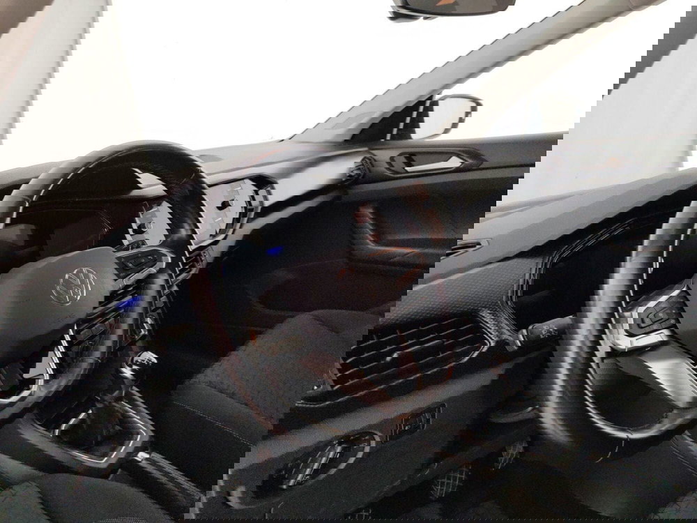 Volkswagen T-Cross usata a Massa-Carrara (8)