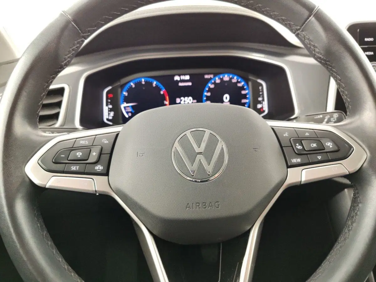 Volkswagen T-Roc usata a Massa-Carrara (13)