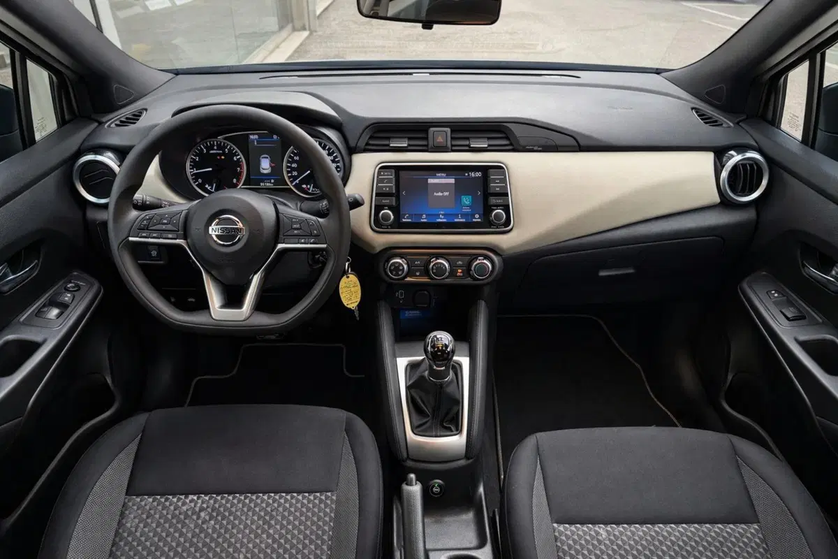 Nissan Micra usata a Rimini (9)