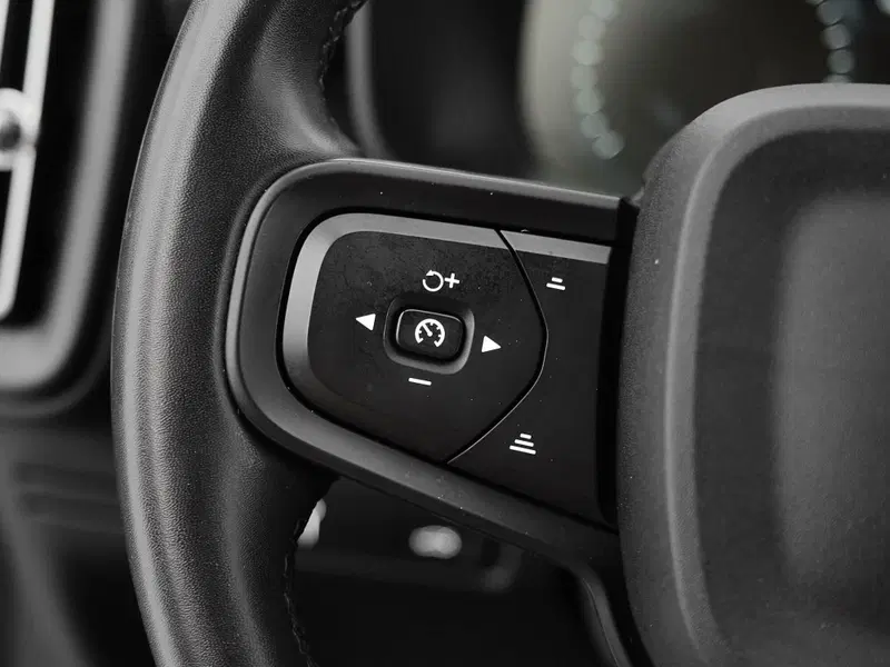 Volvo XC40 usata a Prato (10)