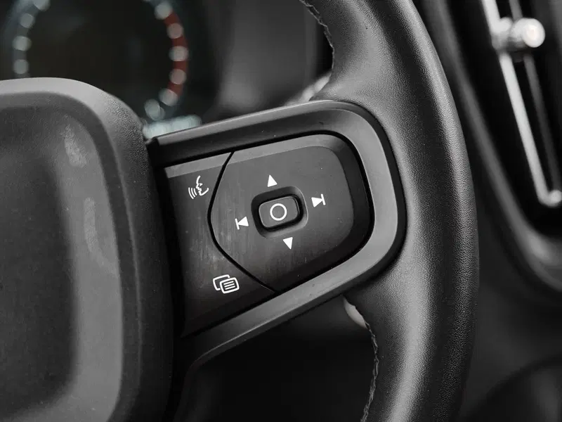 Volvo XC40 usata a Prato (11)