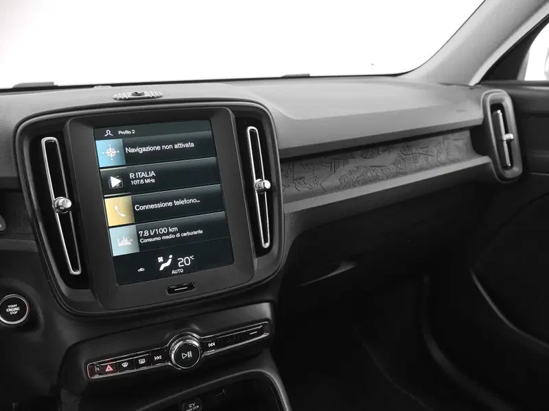 Volvo XC40 usata a Prato (13)