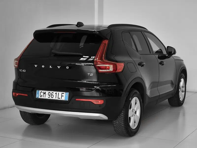 Volvo XC40 usata a Prato (6)