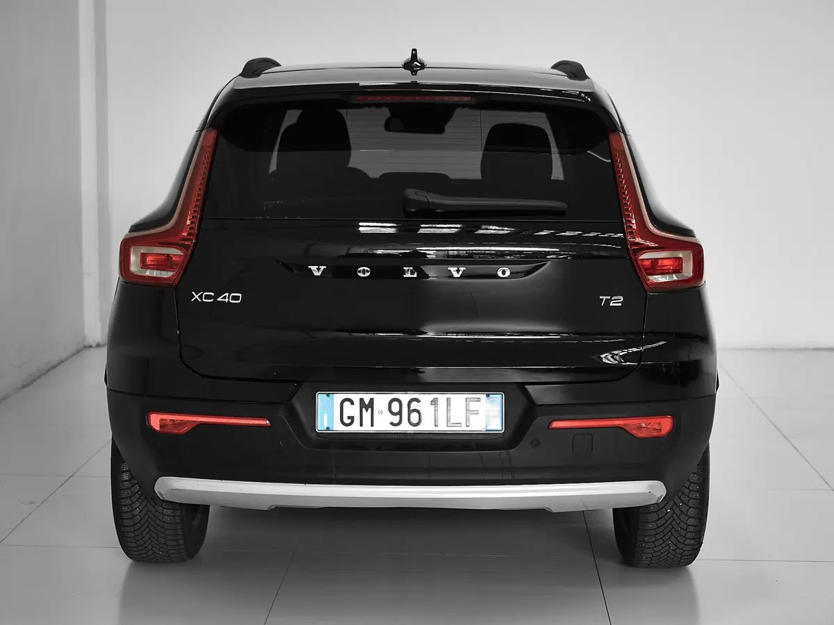 Volvo XC40 usata a Prato (7)