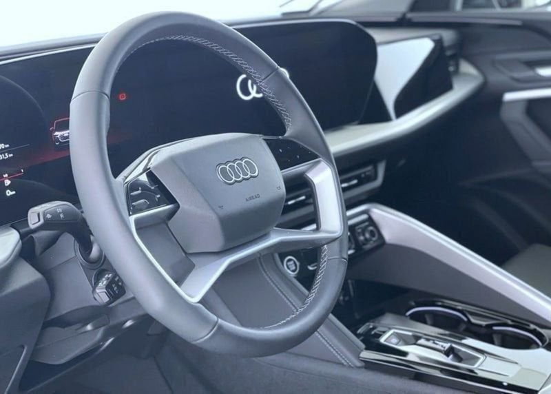 Audi Q5 Sportback nuova a Perugia (18)