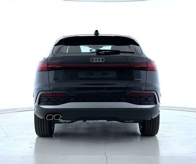 Audi Q5 Sportback nuova a Perugia (6)