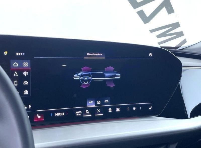 Audi Q5 Sportback nuova a Perugia (8)