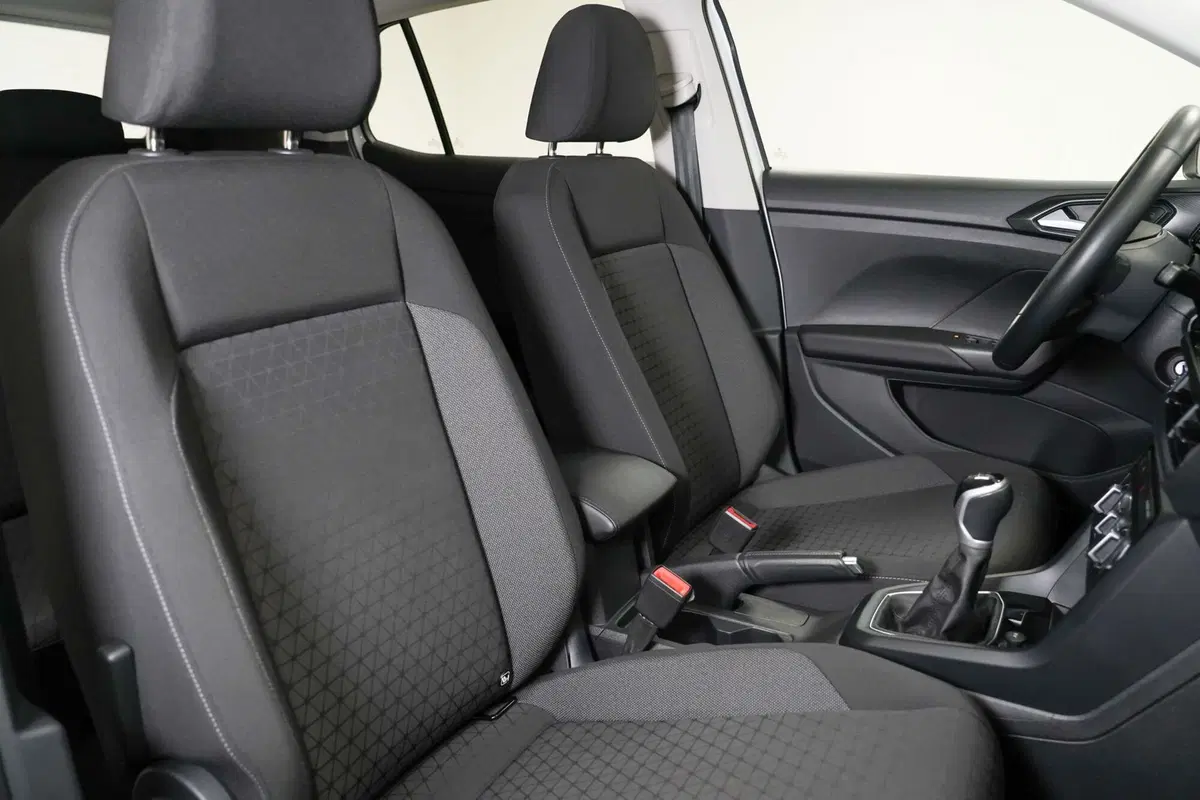 Volkswagen T-Cross usata a Varese (11)