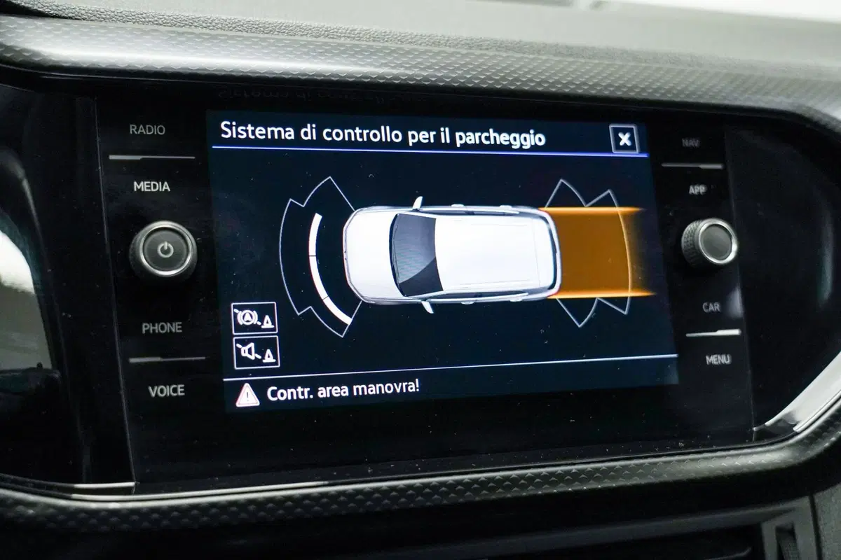 Volkswagen T-Cross usata a Varese (14)