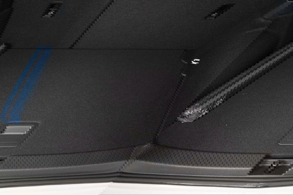 Volkswagen T-Cross usata a Varese (18)