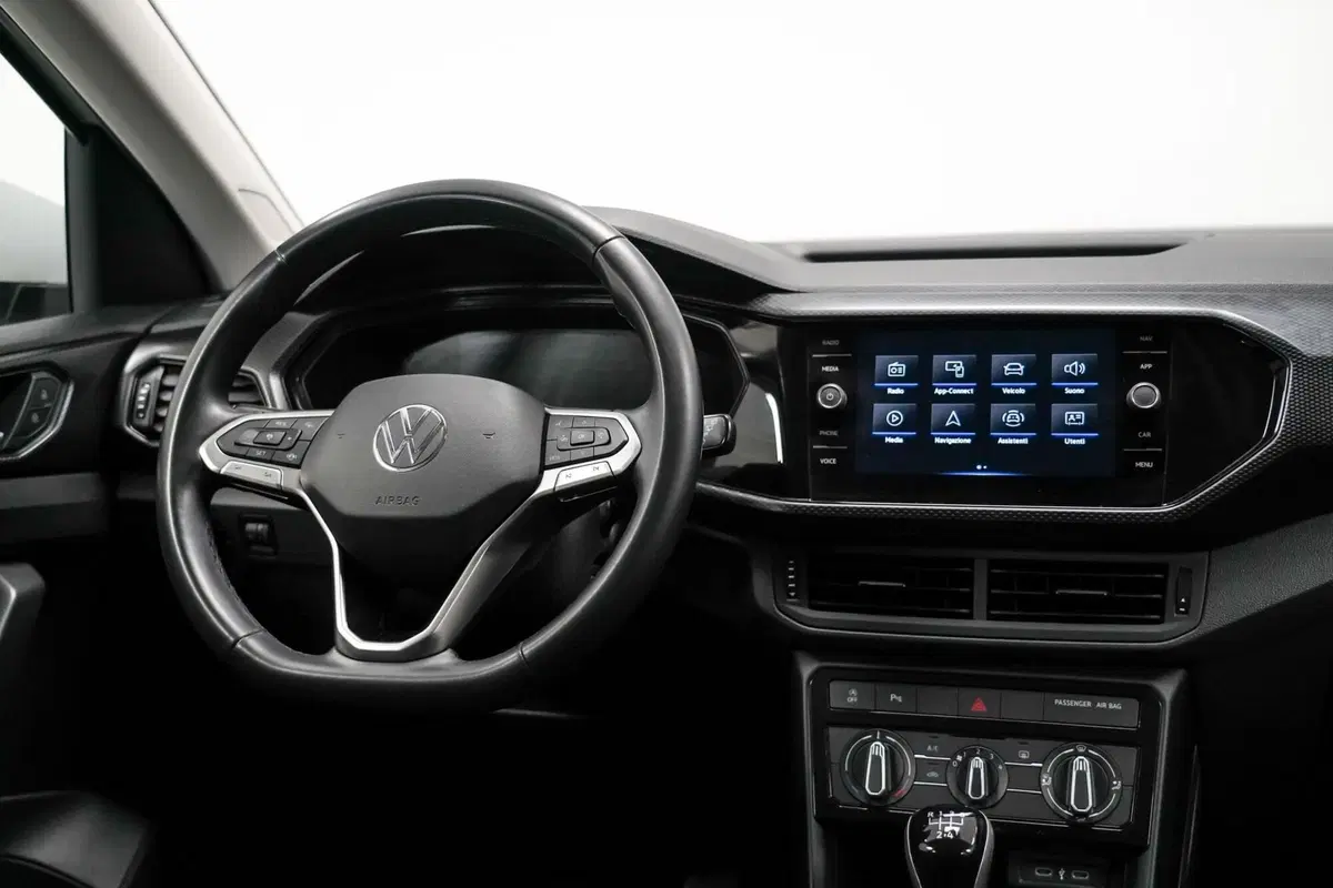 Volkswagen T-Cross usata a Varese (9)
