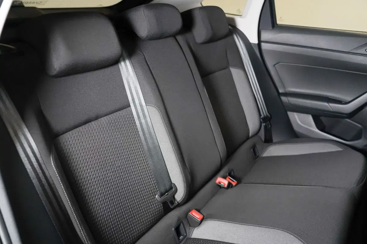 Volkswagen Taigo usata a Varese (14)