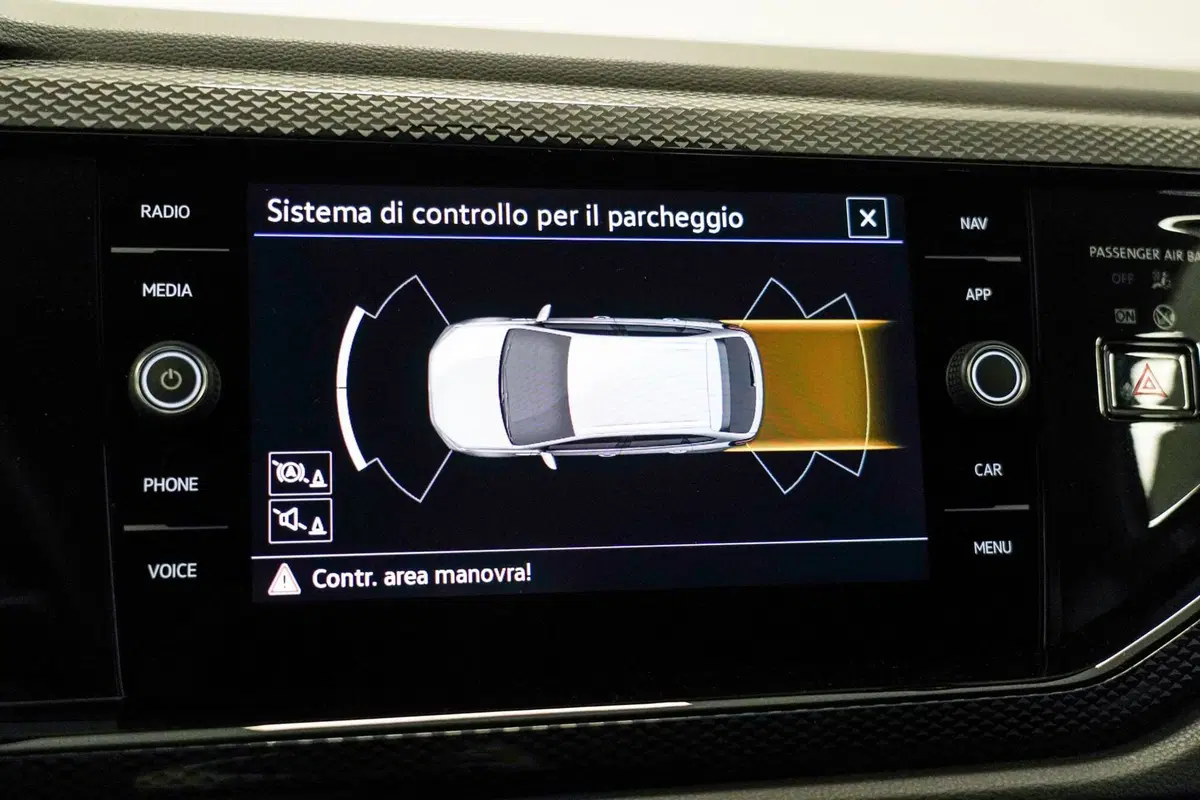 Volkswagen Taigo usata a Varese (17)