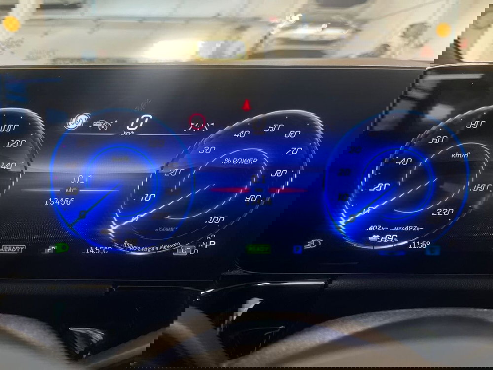 Mercedes-Benz EQA usata a Prato (13)