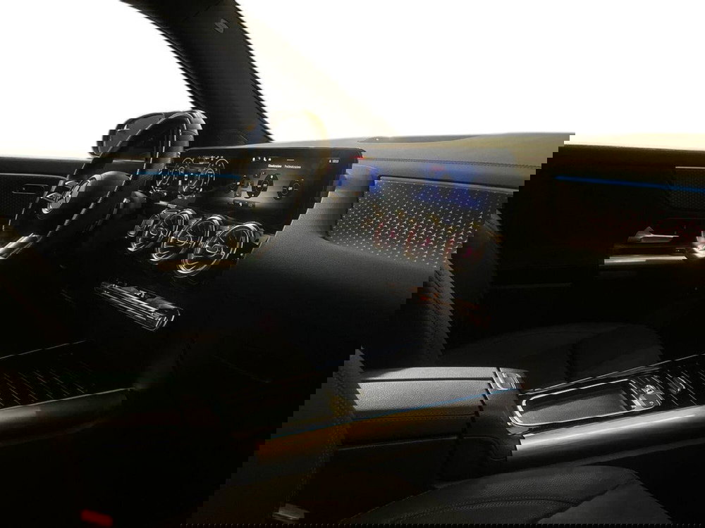 Mercedes-Benz EQA usata a Prato (15)