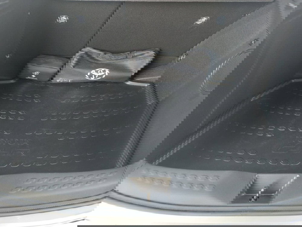 Toyota Toyota C-HR usata a Frosinone (11)