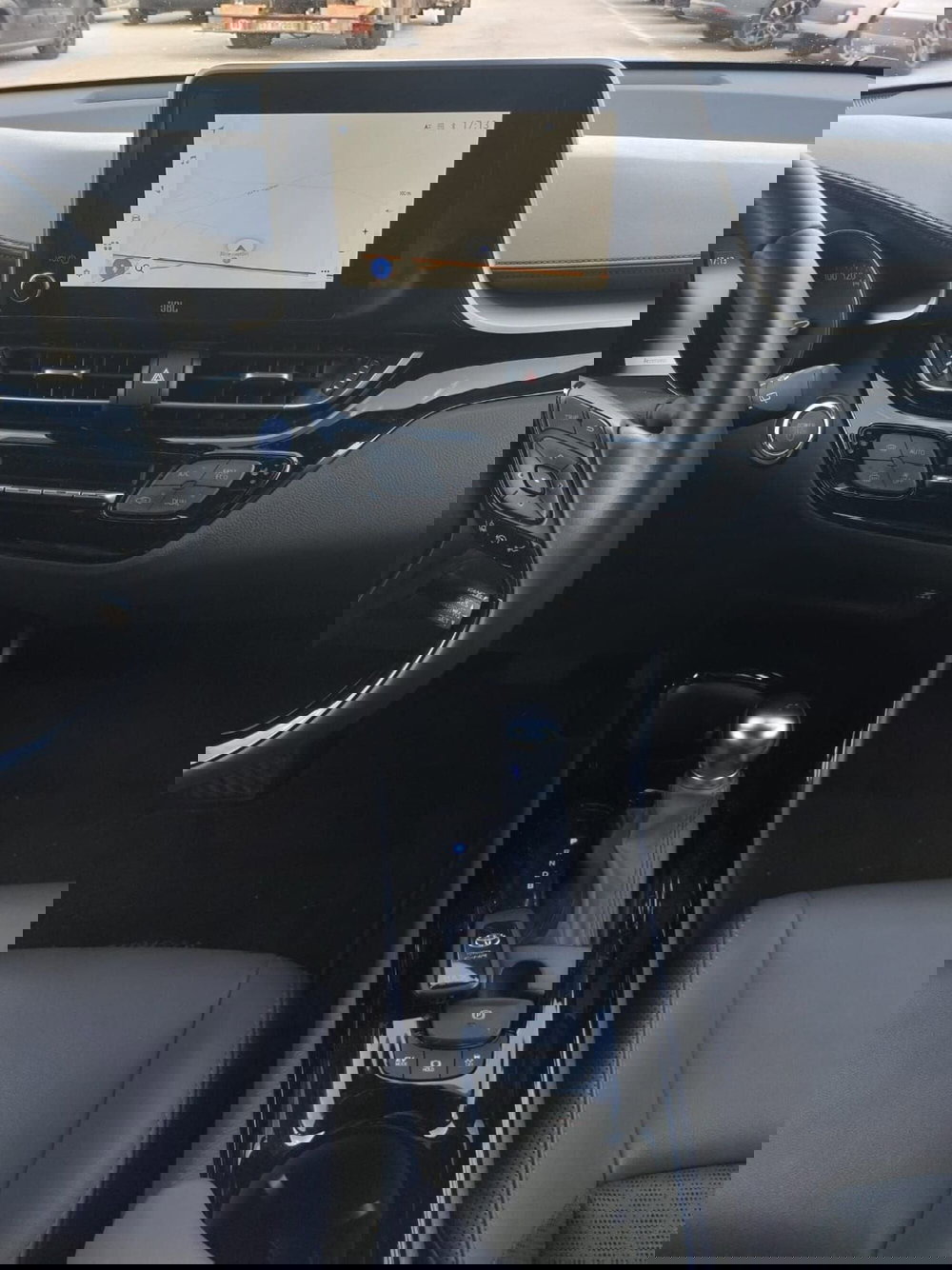 Toyota Toyota C-HR usata a Frosinone (13)