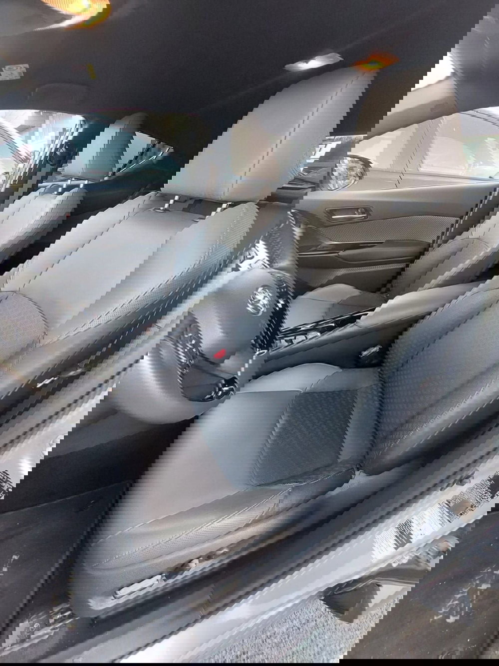 Toyota Toyota C-HR usata a Frosinone (8)