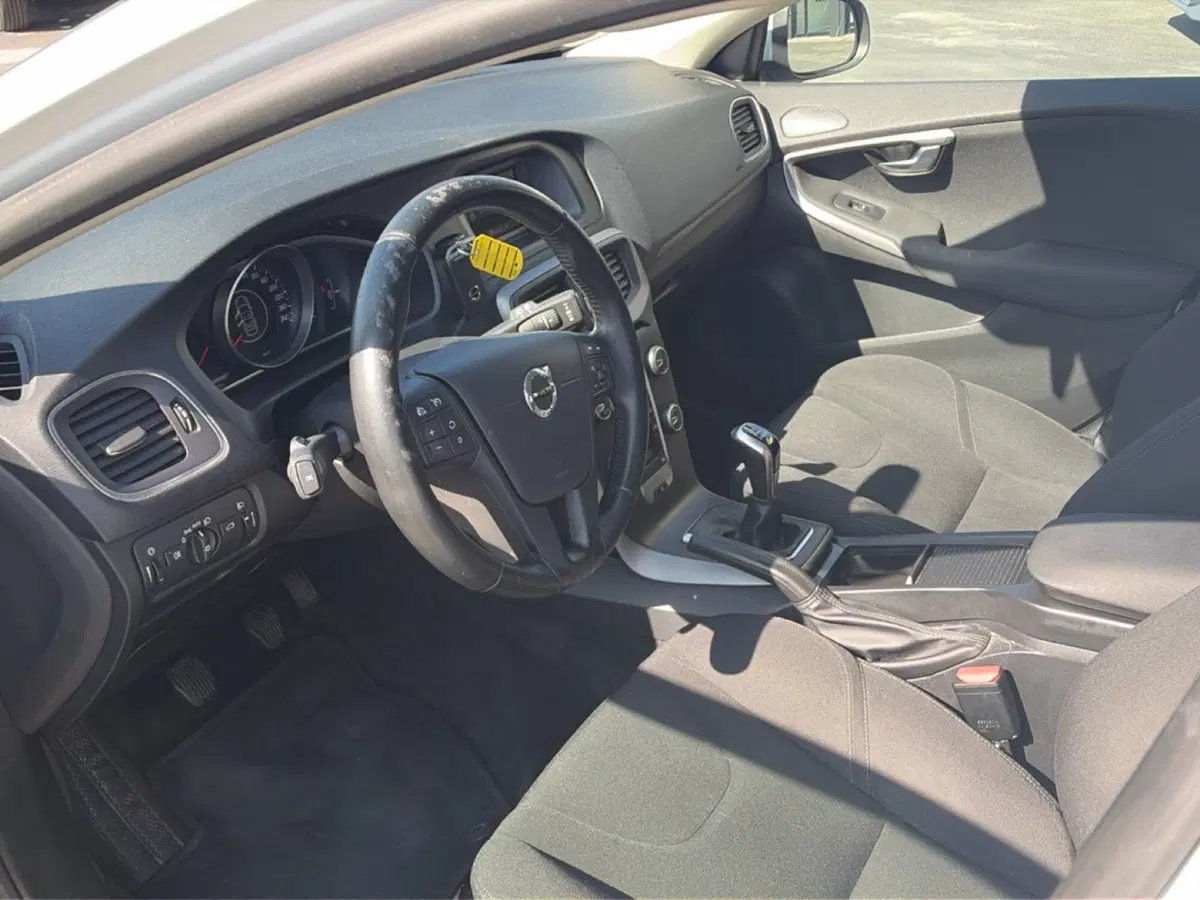 Volvo V40 usata a Lucca (11)