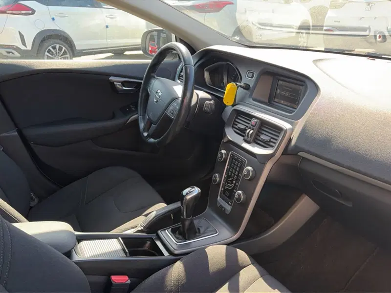 Volvo V40 usata a Lucca (14)