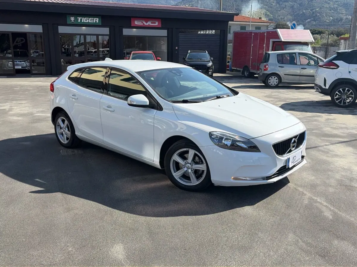 Volvo V40 usata a Lucca (8)