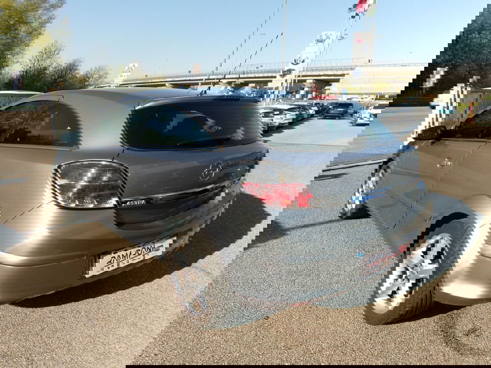 Opel Astra GTC usata a Venezia (3)
