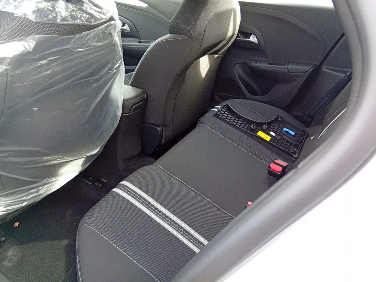 Opel Corsa nuova a Catania (12)
