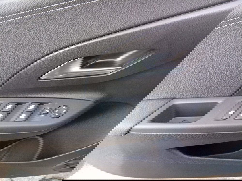 Opel Corsa nuova a Catania (14)