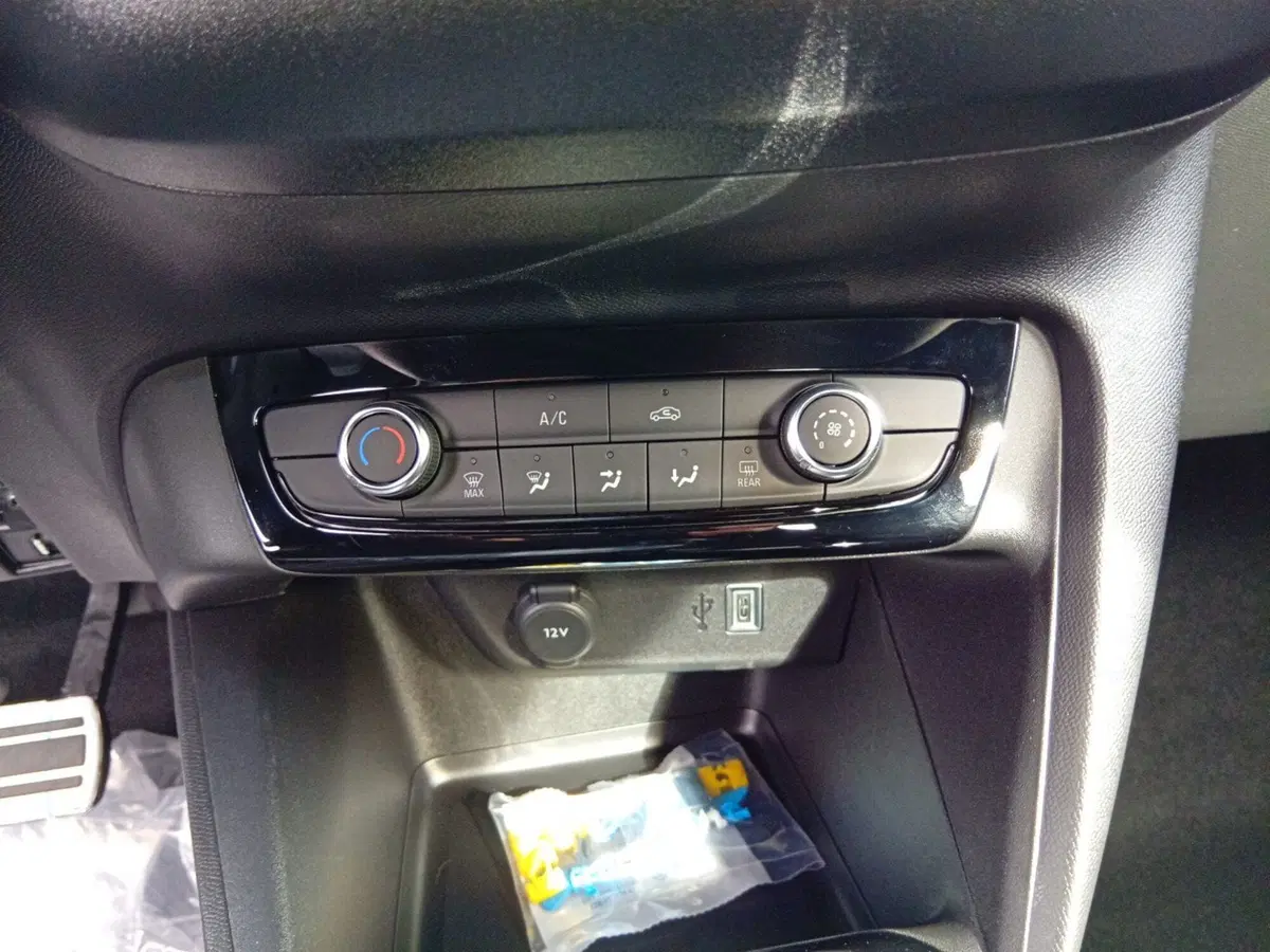 Opel Corsa nuova a Catania (17)