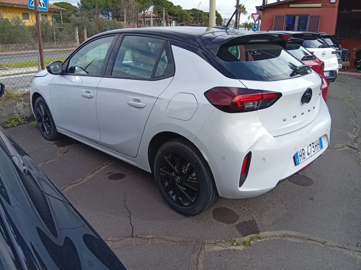 Opel Corsa nuova a Catania (2)