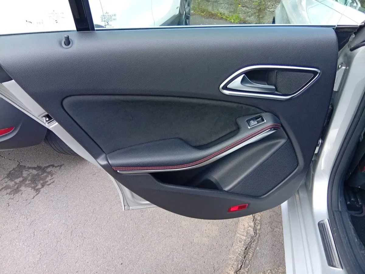 Mercedes-Benz CLA Shooting Brake nuova a Catania (14)