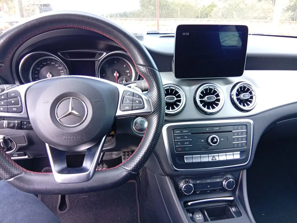 Mercedes-Benz CLA Shooting Brake nuova a Catania (17)