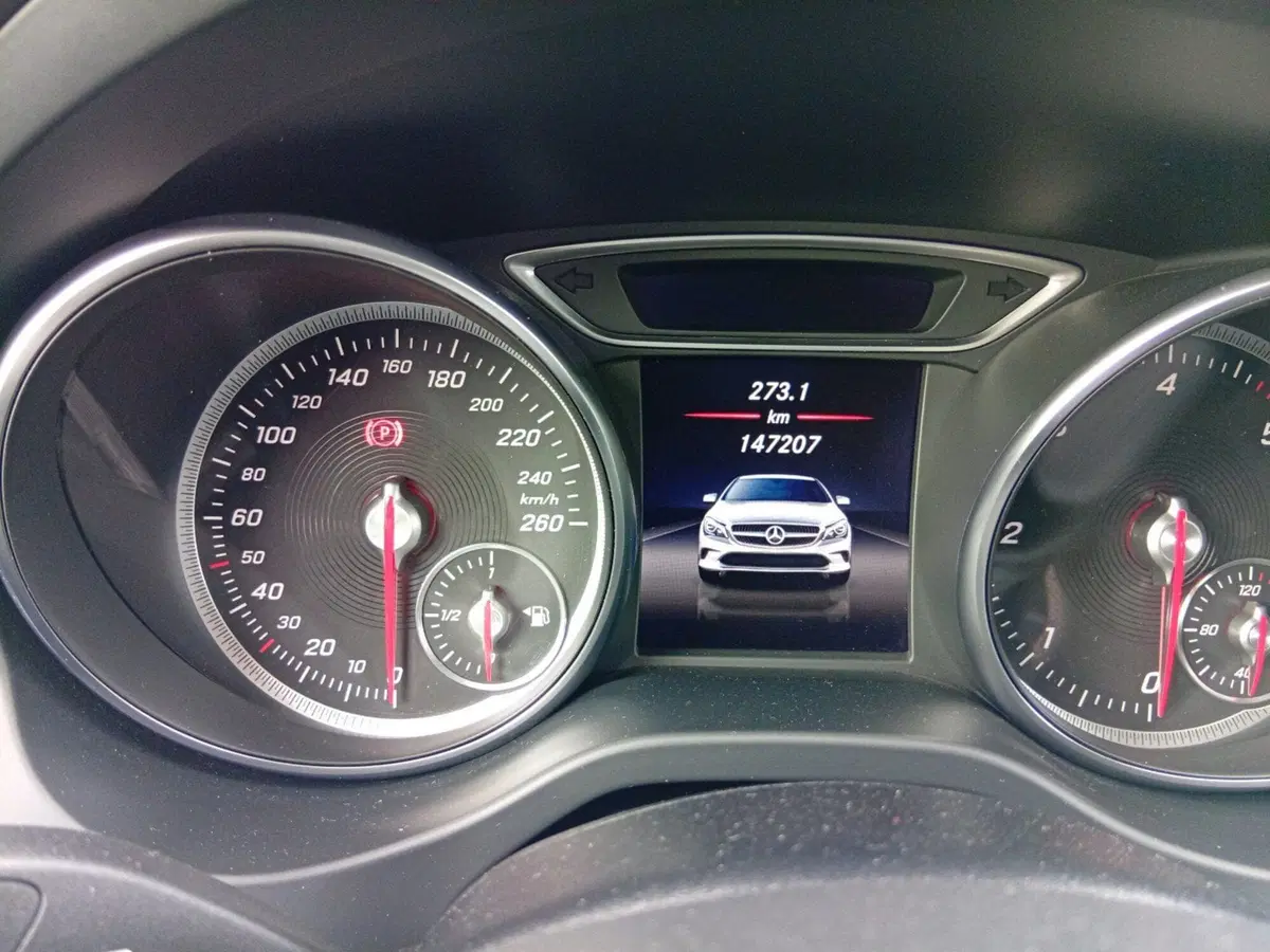Mercedes-Benz CLA Shooting Brake nuova a Catania (19)